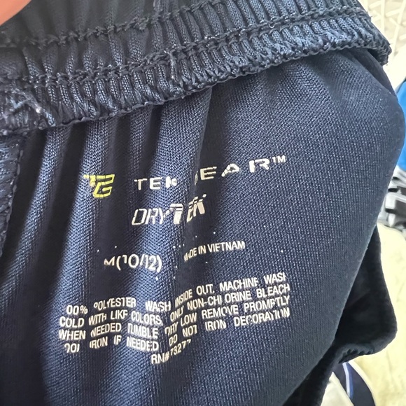 Tek gear NY Yankees shorts size m - Picture 2 of 3